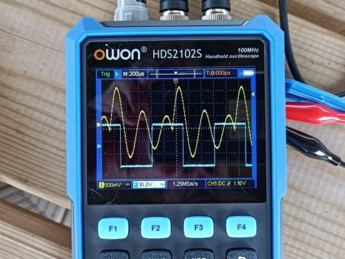 Review: Owon HDS2102S handheld 2-kanaals 100 MHz oscilloscoop, multimeter & signaalgenerator